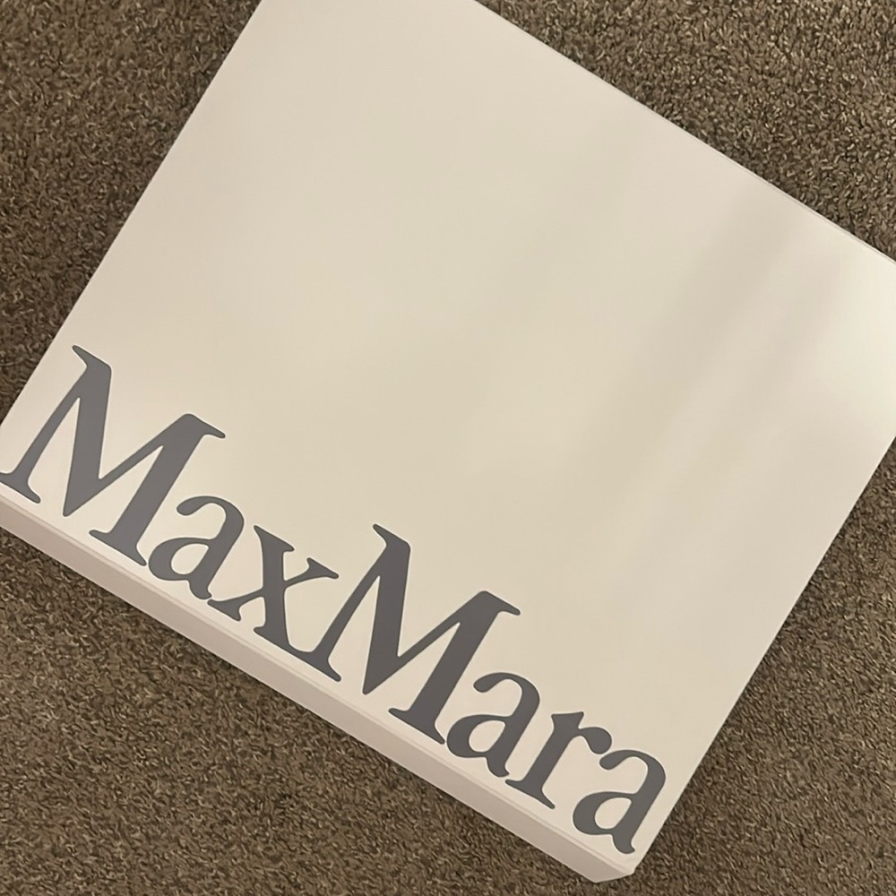 Authentic Max Mara Box